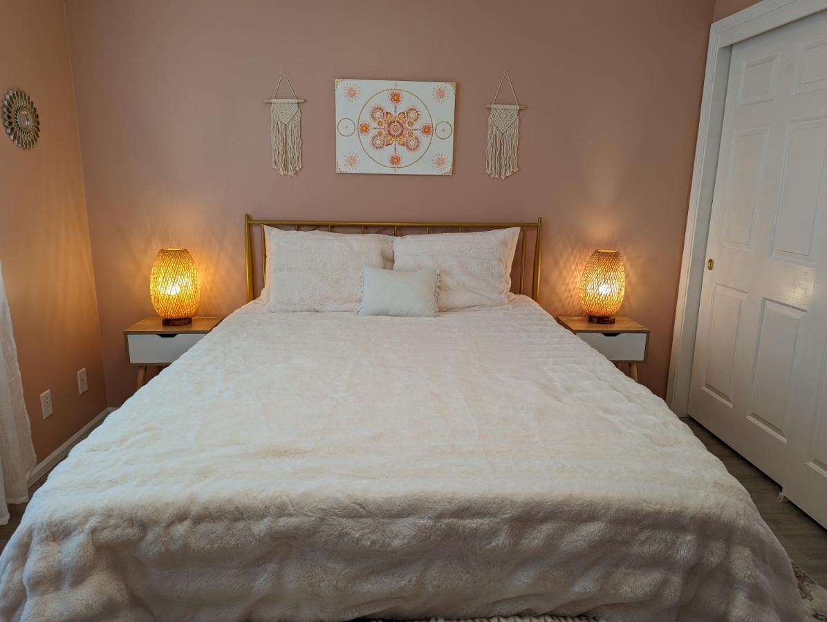 Contemporary 2-Bedroom Close To Downtown, Dining Юджин Экстерьер фото